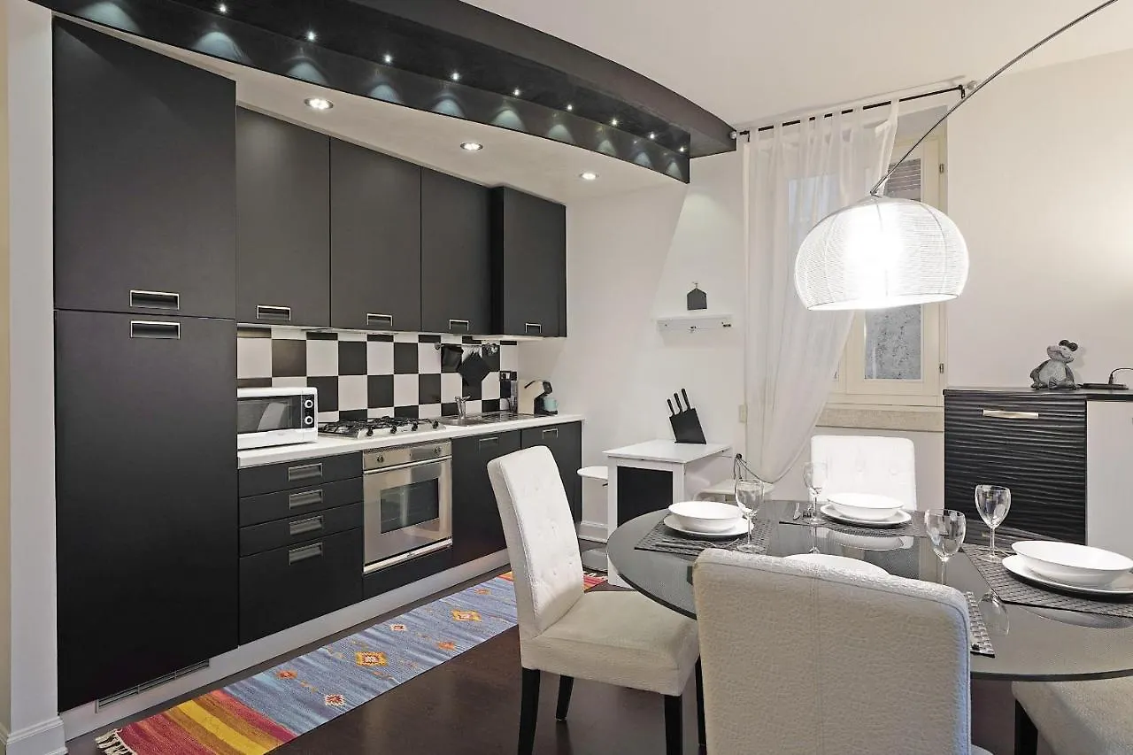 Downtown Apartment - Gardagate Salò Italien
