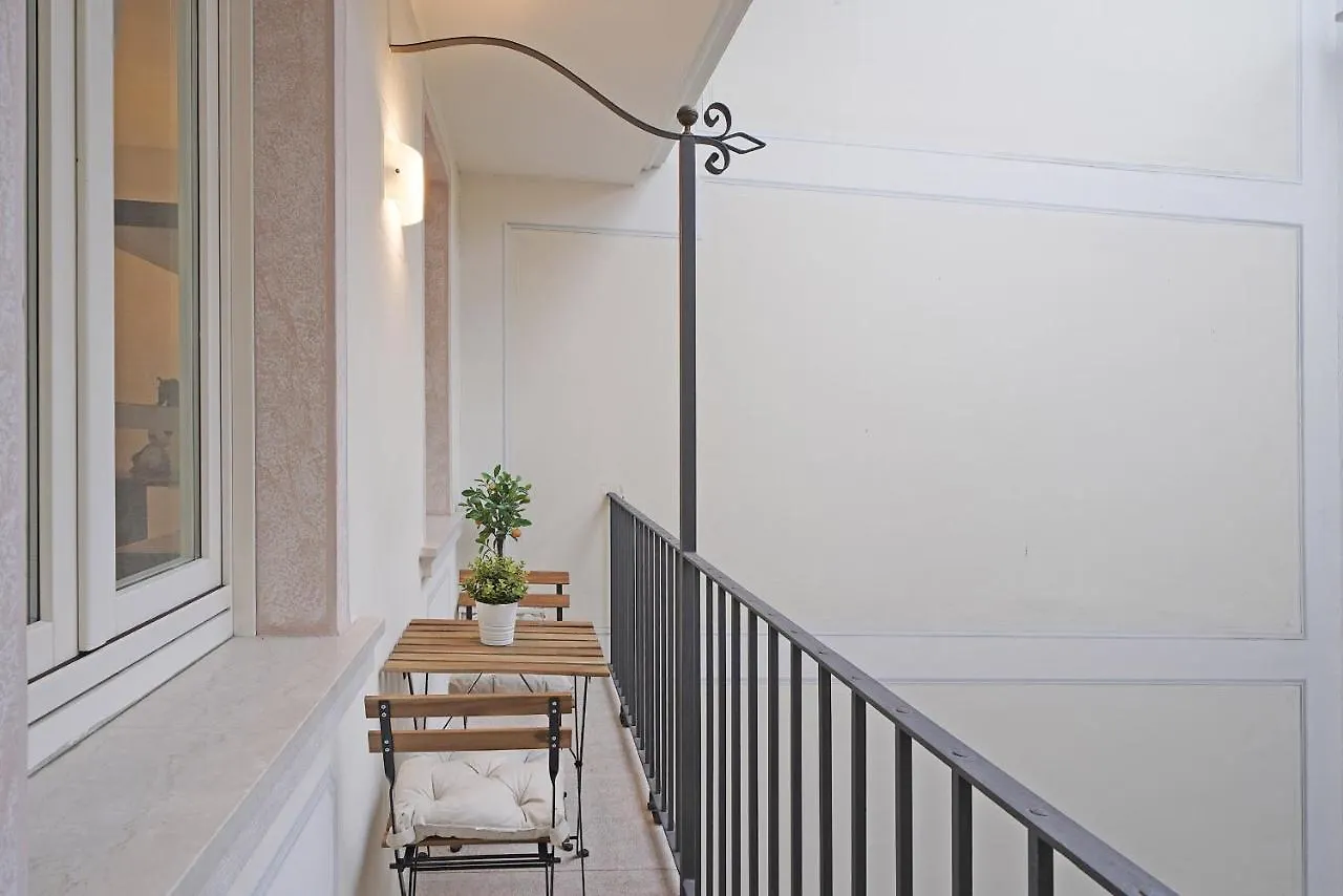 Downtown Apartment - Gardagate Salò
