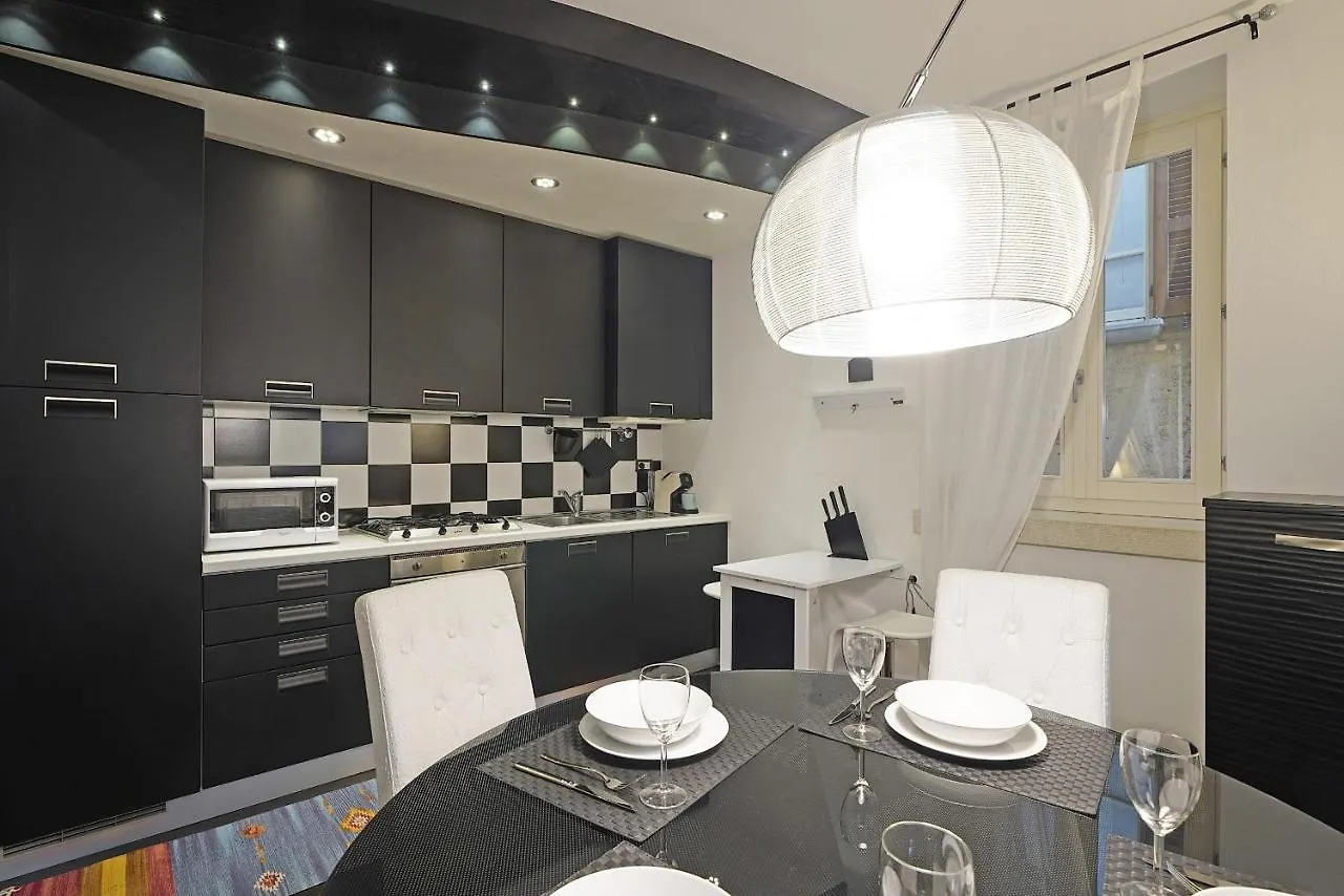 Downtown Apartment - Gardagate Salò Italien
