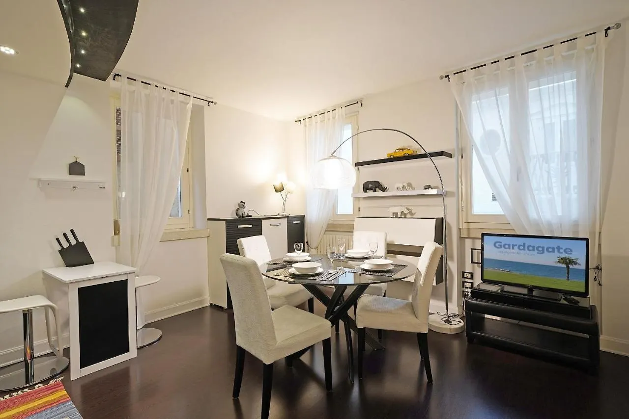 Downtown Apartment - Gardagate Salò