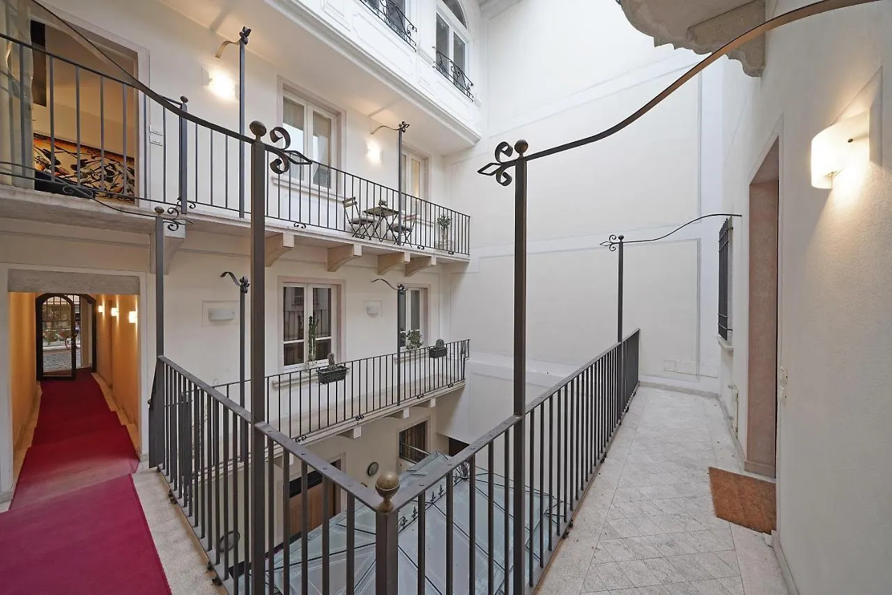 Downtown Apartment - Gardagate Salò