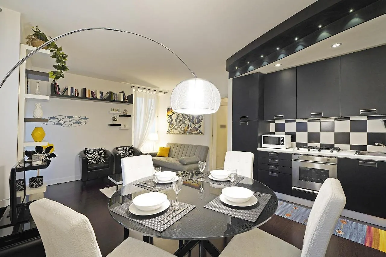 Downtown Apartment - Gardagate Salò