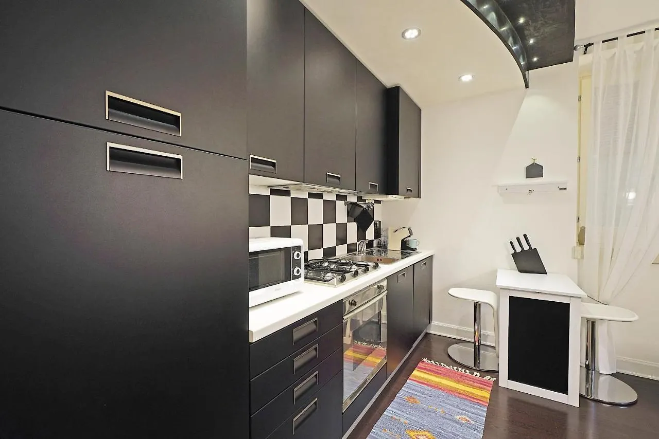 Downtown Apartment - Gardagate Salò